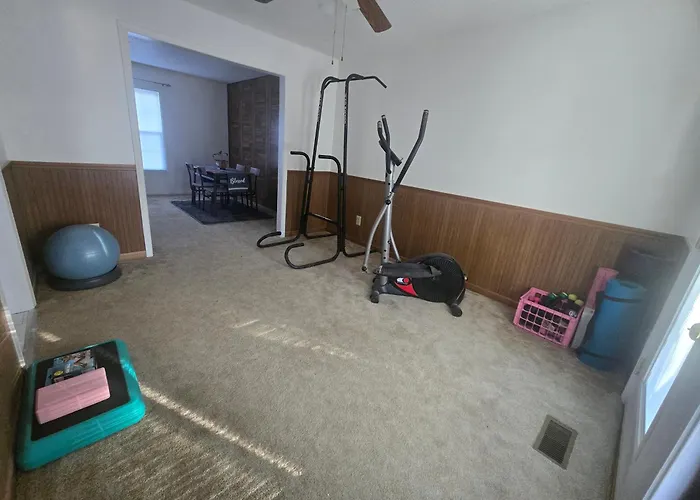 Private 4 Bedroom Home Sleeps Upto 12